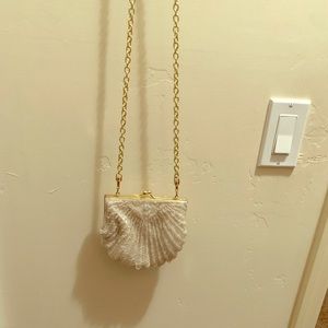 Beaded Seashell Coin-purse